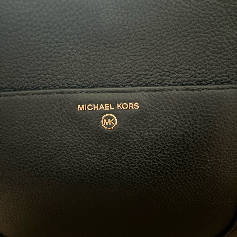 Michael Kors Molly Large pebbled Leather Tote Bag - Picture 3 of 9